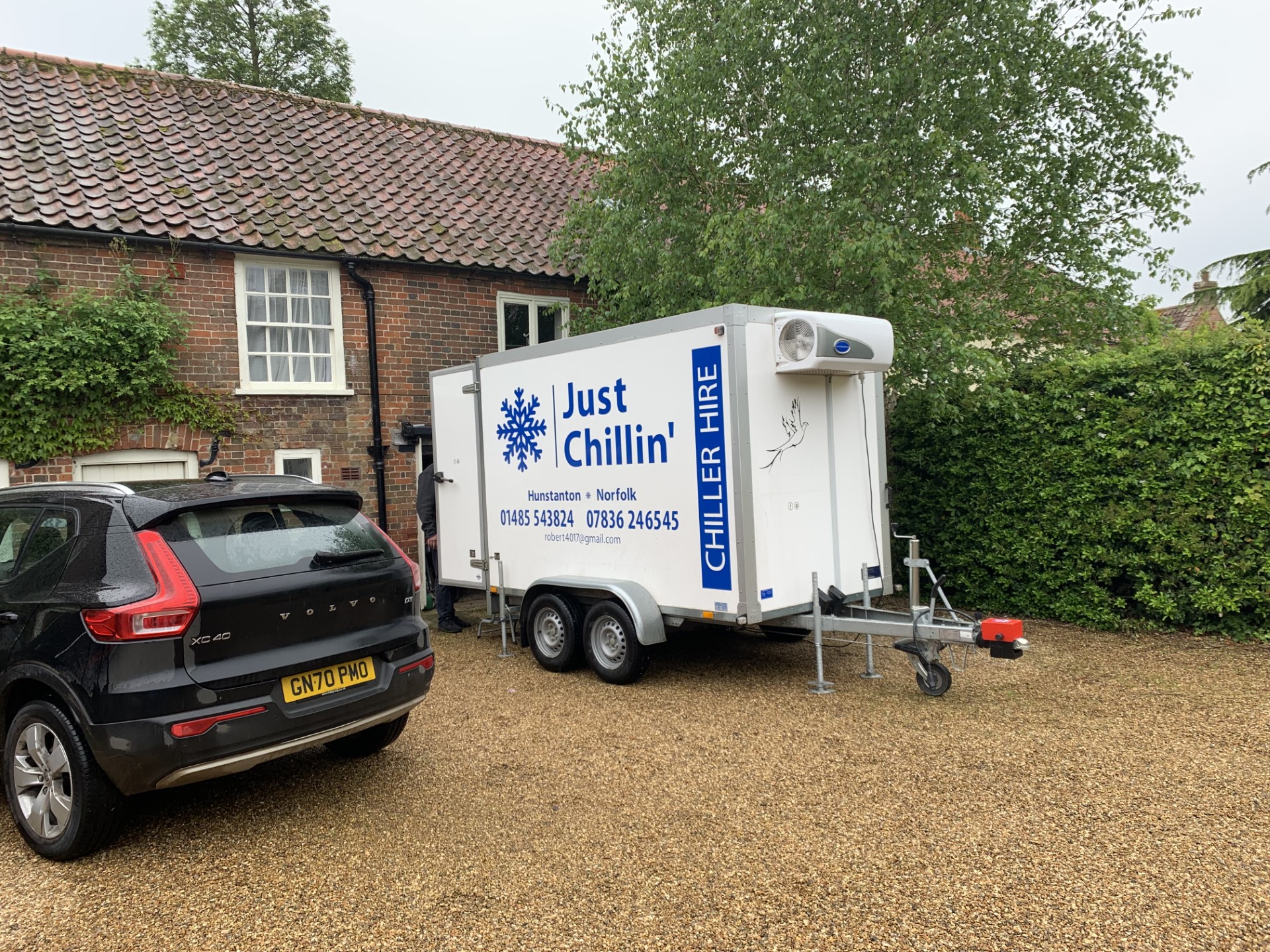 Alt text: “Refrigerated trailer hire Norfolk” Alt text: “Fridge trailer for catering in Suffolk”